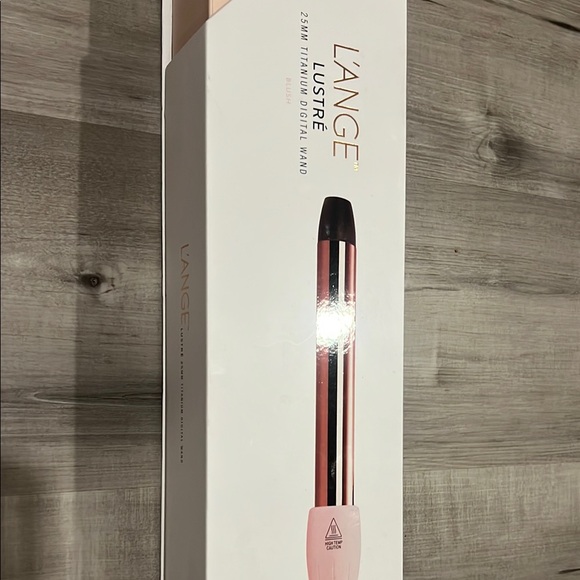 Lange Other - Lange Pink Makeup Essentials